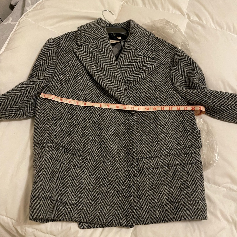 Burberry women‘s wool jacket - Picture 10 of 12